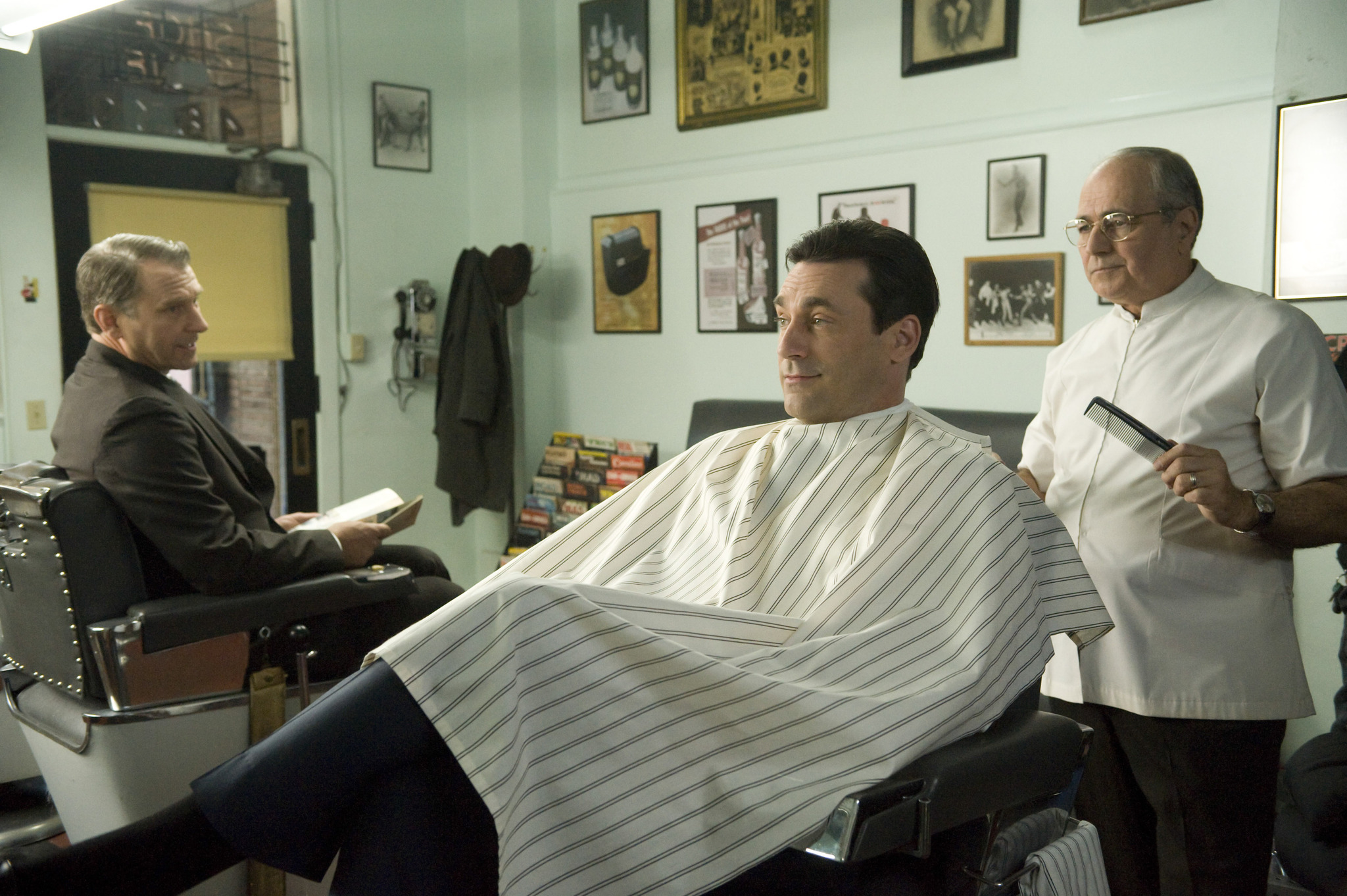 Timothy Carhart and Jon Hamm in MAD MEN. Reklamos vilkai (2007)