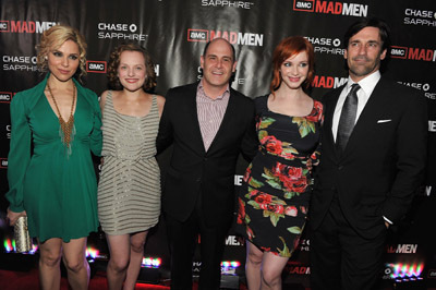 Elisabeth Moss, Cara Buono, Jon Hamm, Christina Hendricks and Matthew Weiner at event of MAD MEN. Reklamos vilkai (2007)