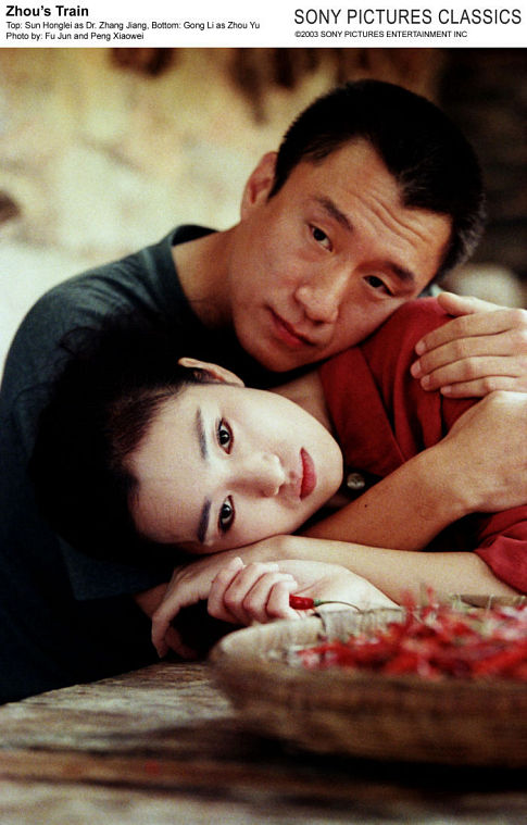 Still of Li Gong and Honglei Sun in Zhou Yu de huo che (2002)
