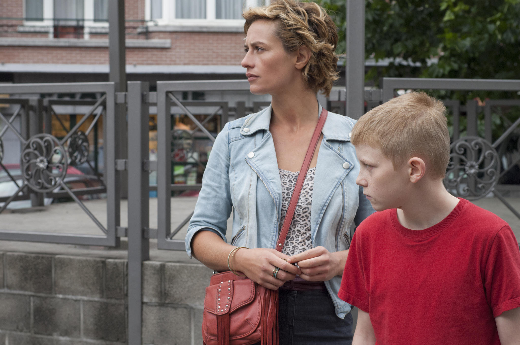 Still of Cécile De France and Thomas Doret in Le gamin au vélo (2011)