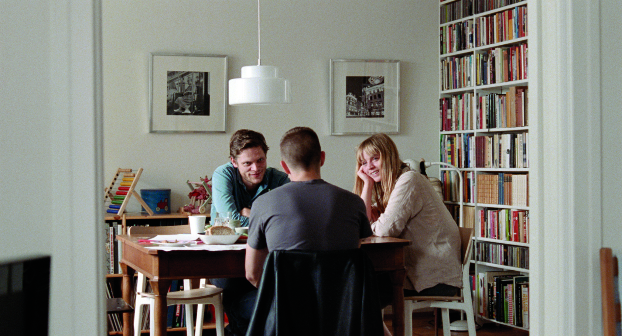 Still of Anders Danielsen Lie, Hans Olav Brenner and Ingrid Olava in Oslo, 31. august (2011)