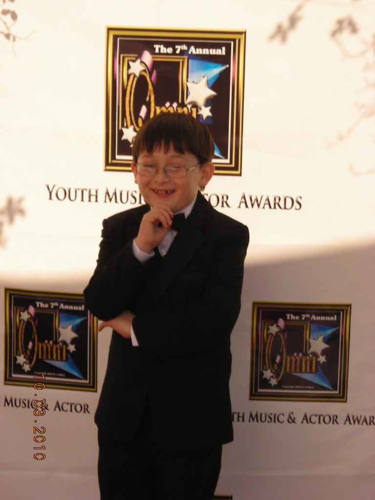 Matthew Jacob Wayne on the Red Carpet at the 2010 OMNI Youth Music & Actor Awards Show, in which Matthew was an Award Presenter.