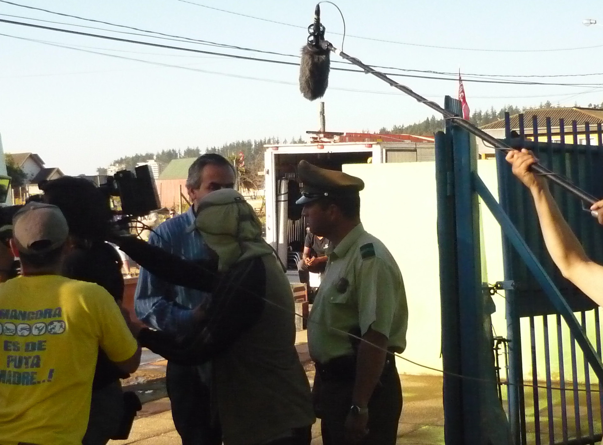 Luis Vitalino Grandón on set 03:34 Terremoto en Chile