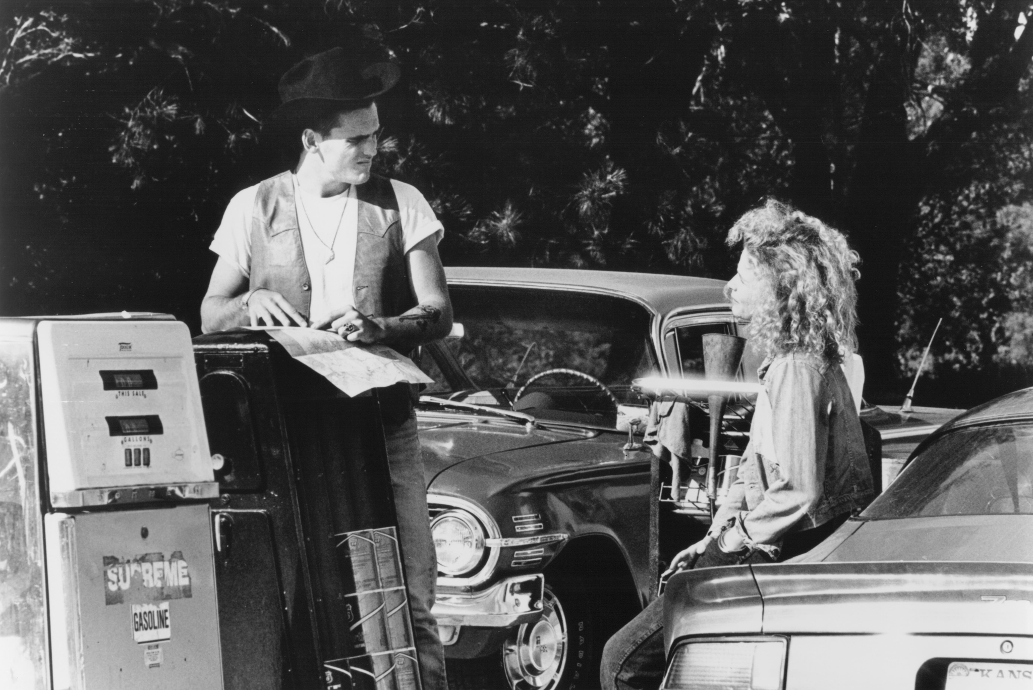 Still of Matt Dillon and Kyra Sedgwick in Kansas (1988)