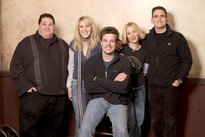 Matt Dillon, Christina Applegate, Andrea Bendewald, Jay Leggett and Mitch Rouse at event of Employee of the Month (2004)