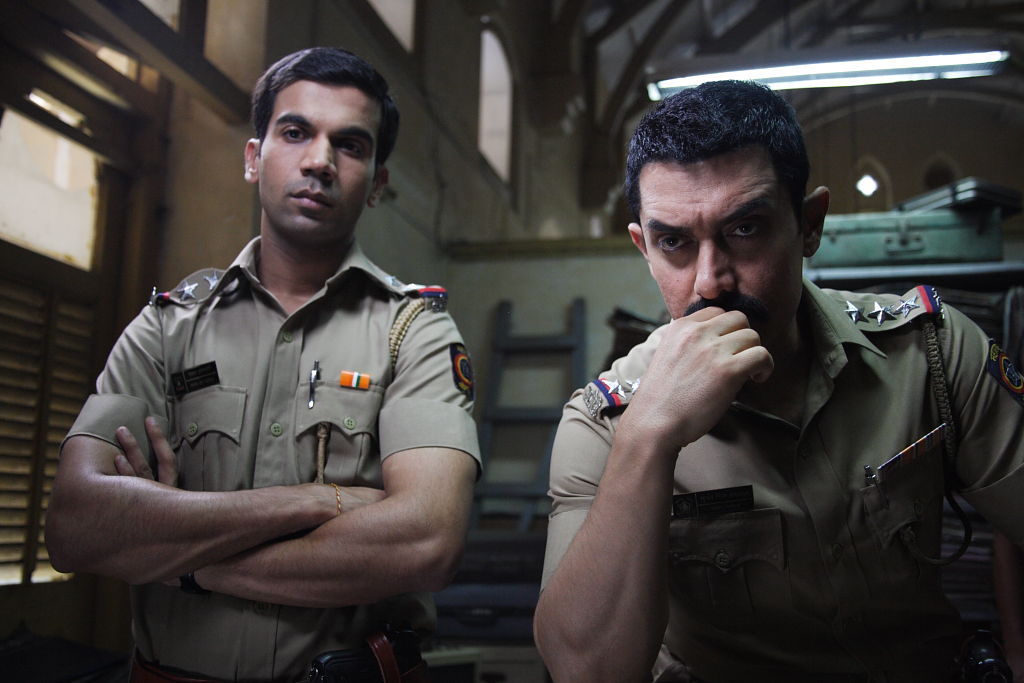 Still of Aamir Khan and Rajkummar Rao in Talaash (2012)