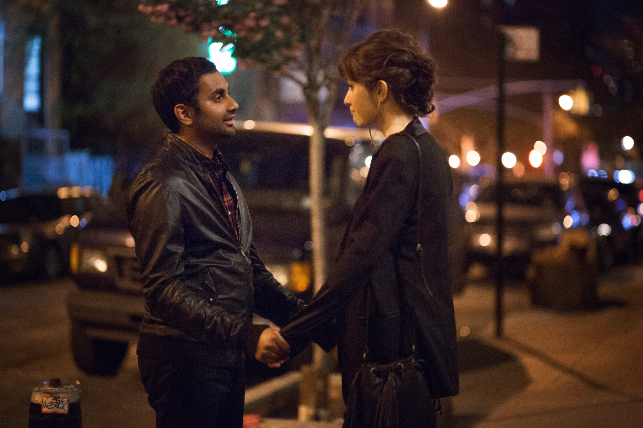 Still of Aziz Ansari and Noël Wells in Master of None (2015)