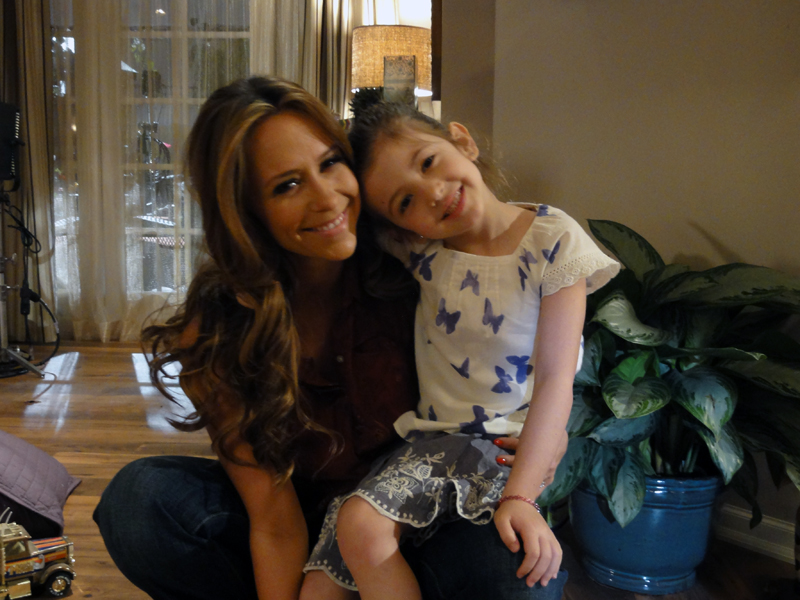 Cassidy Guetersloh and Jennifer Love Hewitt on the set of 