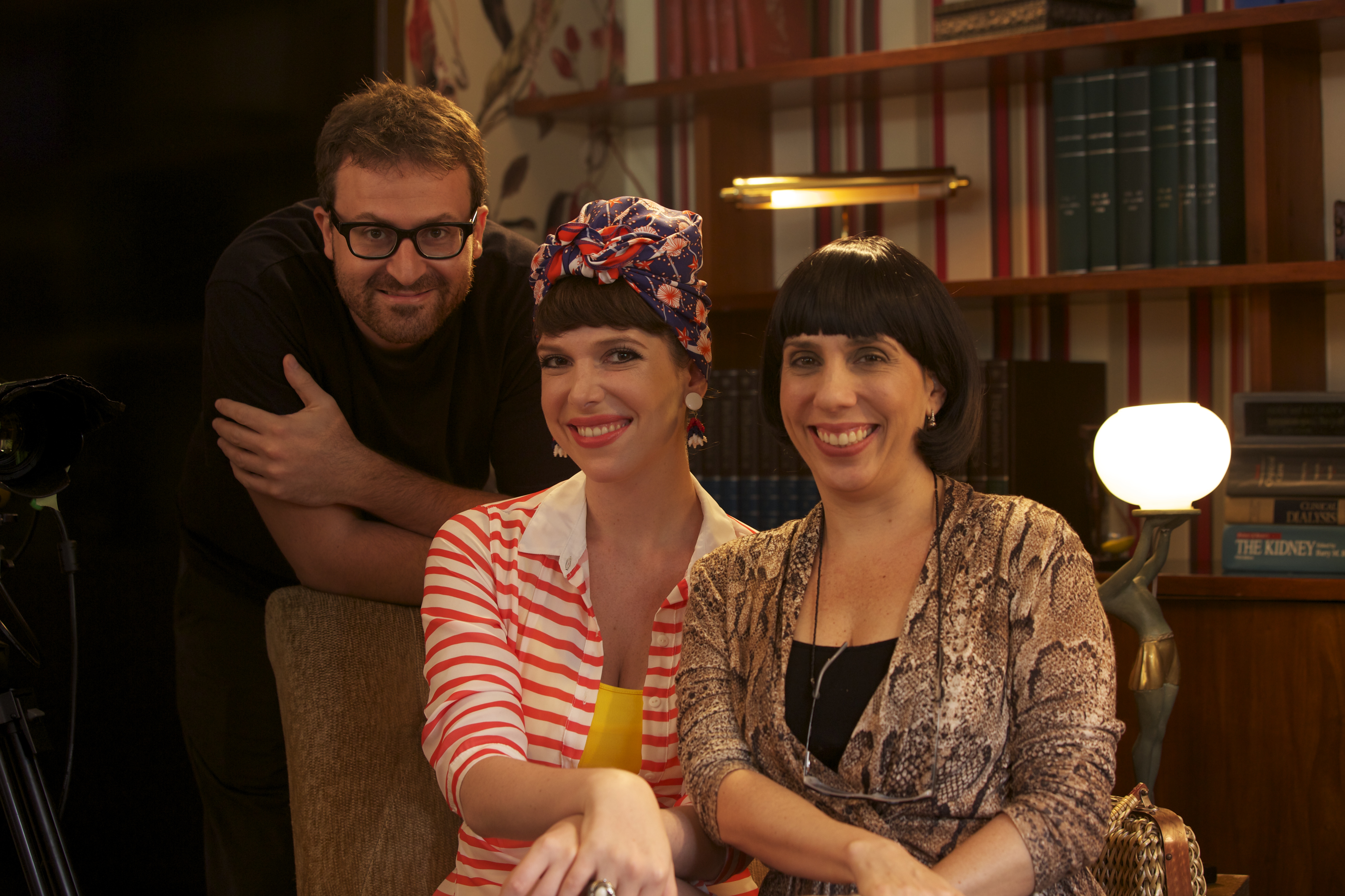 Natalia Klein, Juliana Guimaraes and director Gustavo Nasr in Adoravel Psicose (2013)