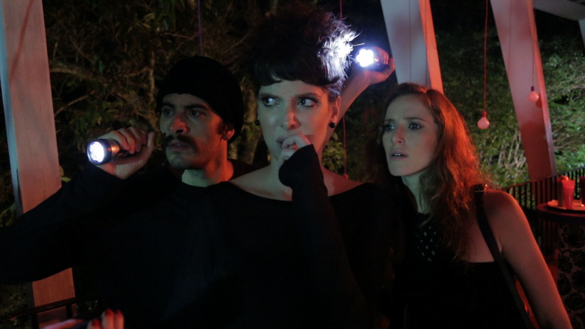 Still of Natalia Klein, Lucas Oradovschi and Carolina Ferman in Adoravel Psicose (2013)