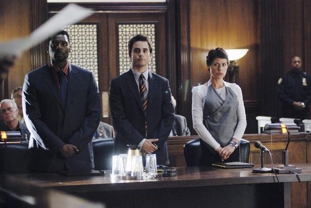 Still of Maura Tierney, Eamonn Walker and Sean Wing in The Whole Truth (2010)