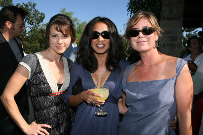 Linda Cardellini, Maura Tierney and Parminder Nagra at event of Ligonines priimamasis (1994)