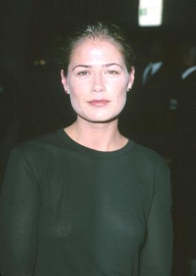 Maura Tierney at event of Instinct (1999)