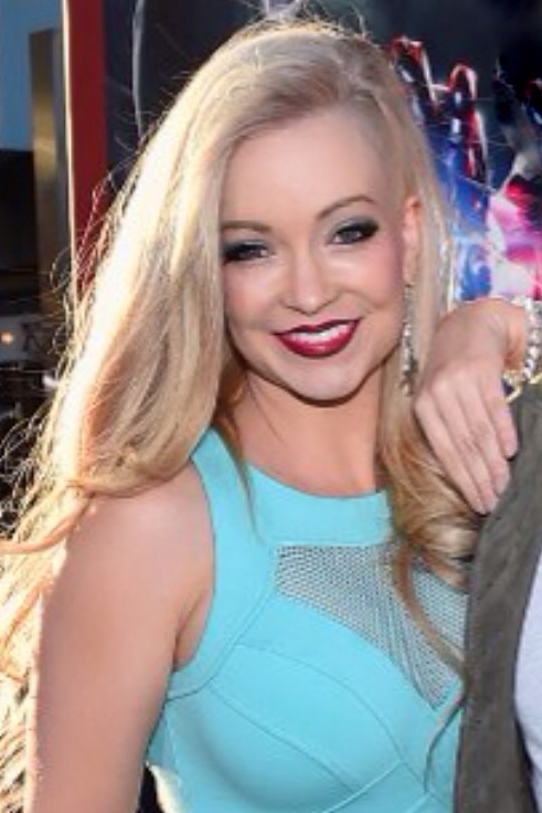 Mindy Robinson attends the premier of The Avengers: Age of Ultron (2015)