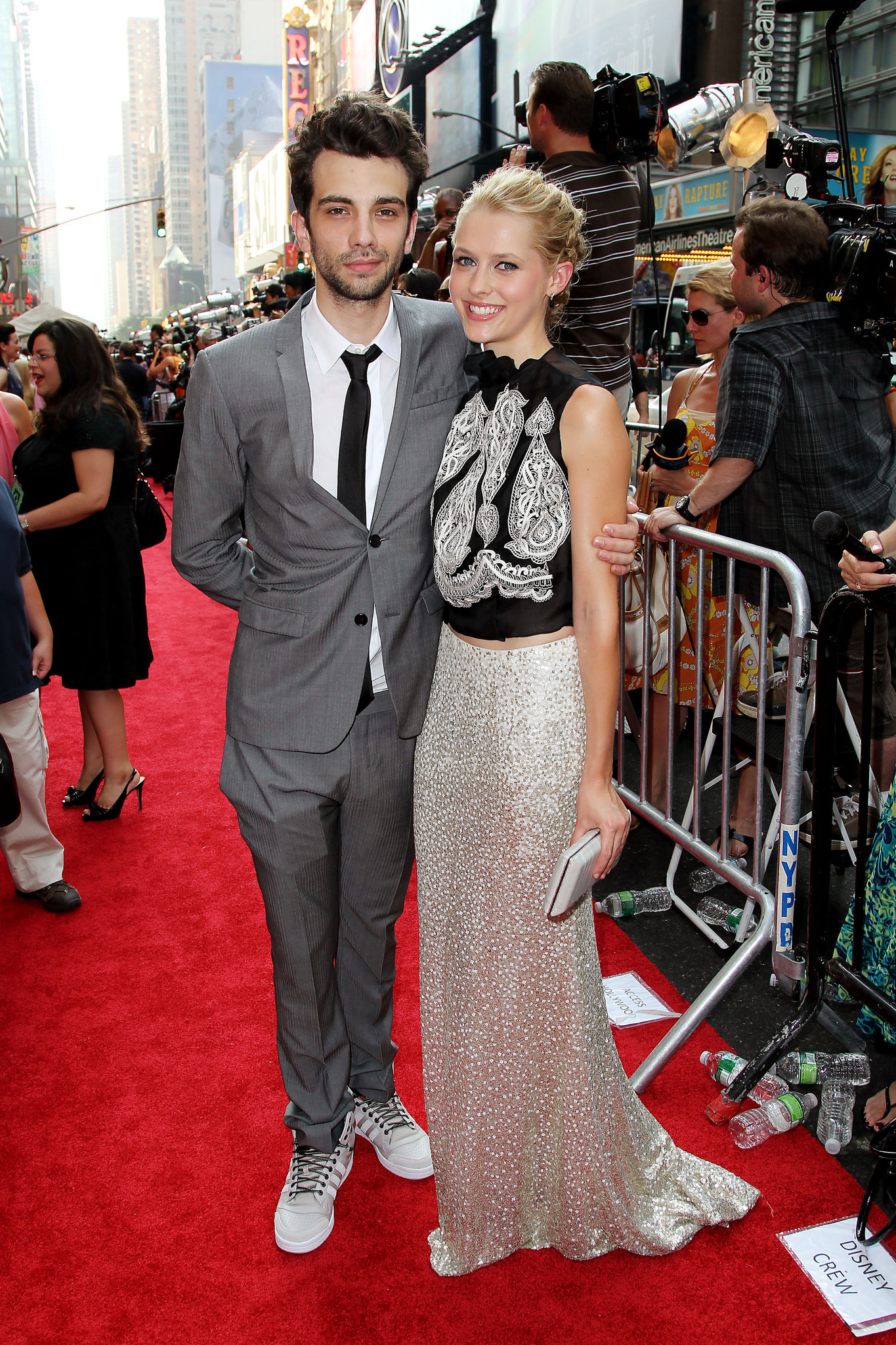 Jay Baruchel and Teresa Palmer at event of Burtininko mokinys (2010)