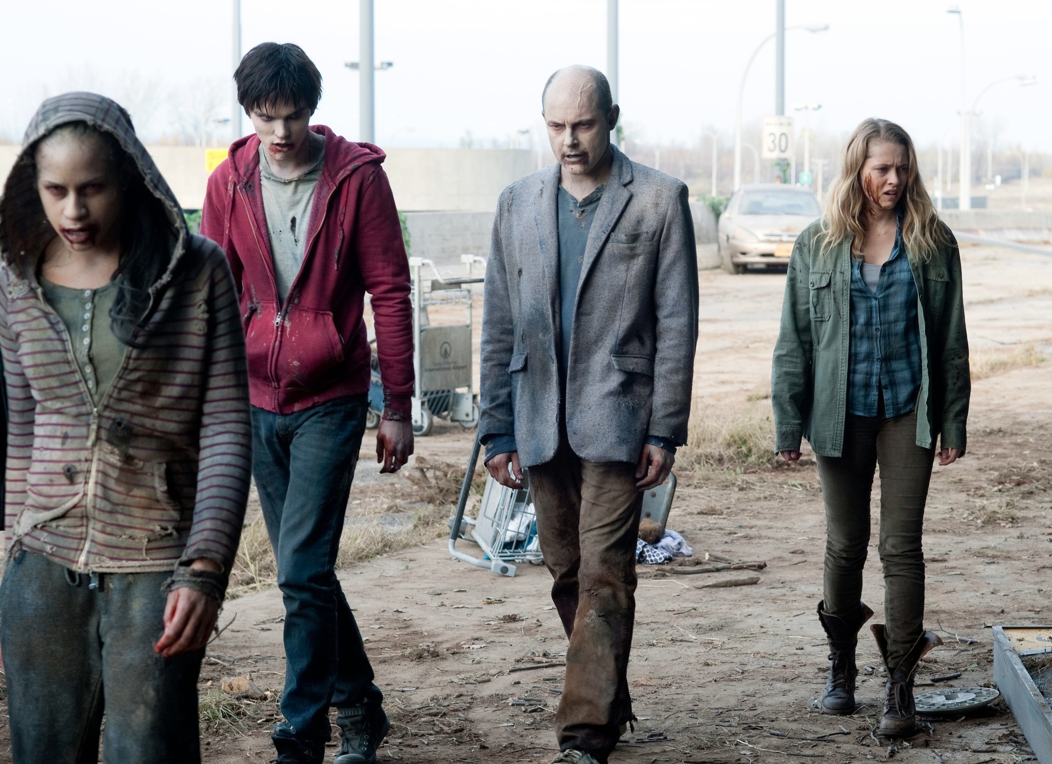 Still of Nicholas Hoult, Rob Corddry and Teresa Palmer in Silti kunai (2013)