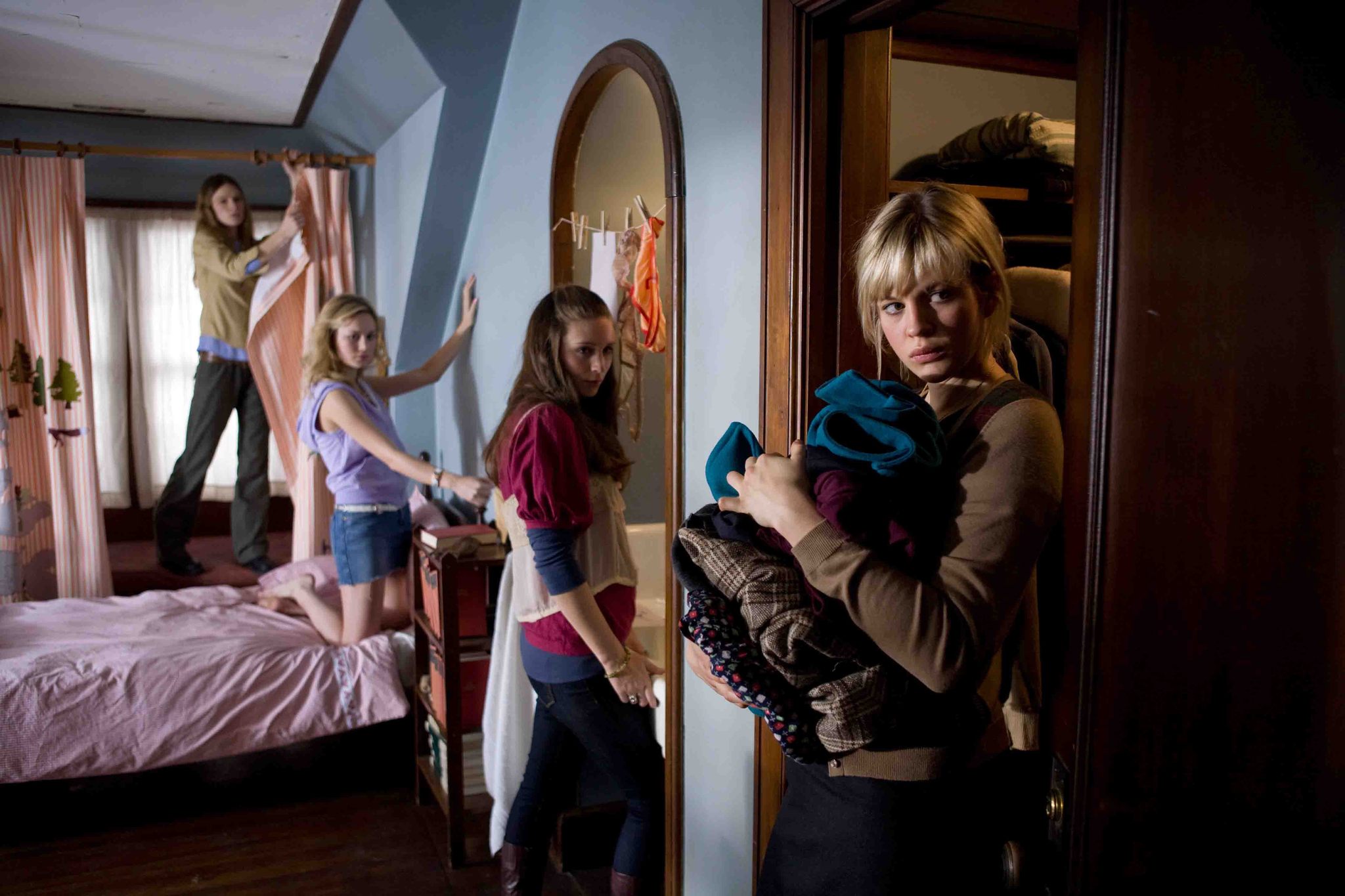 Still of Brie Larson, Amy Ferguson, Rooney Mara and Georgia King in Tanner Hall (2009)