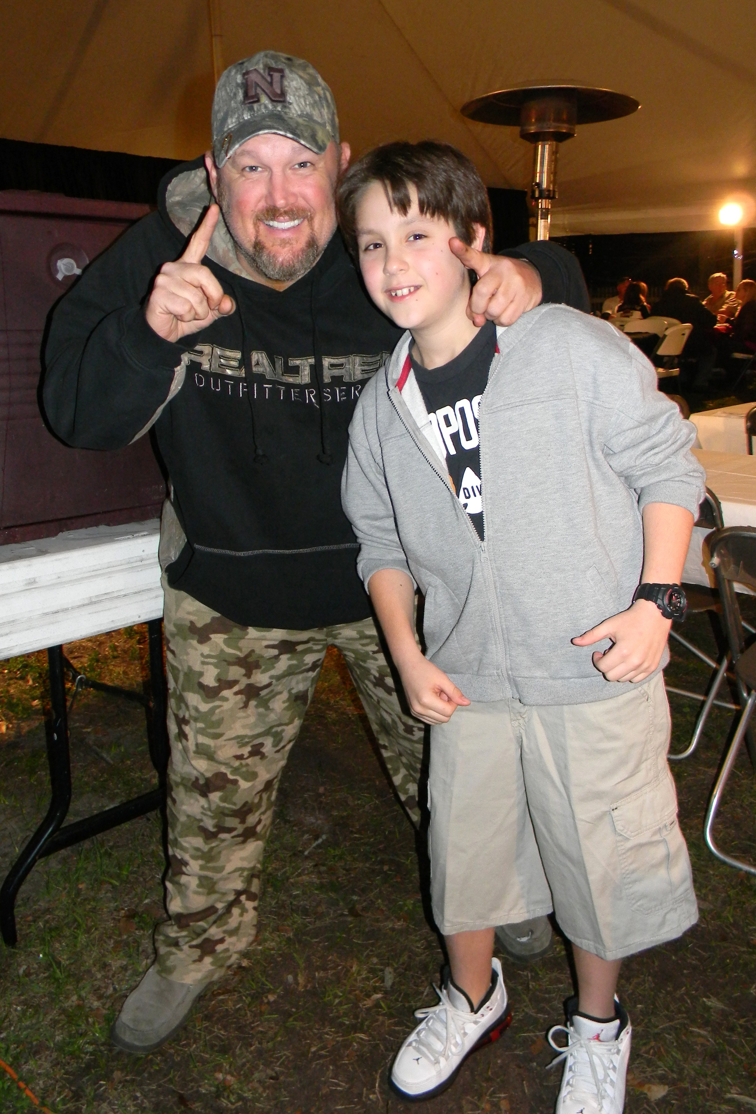 Matthew and larry the Cable Guy on set 