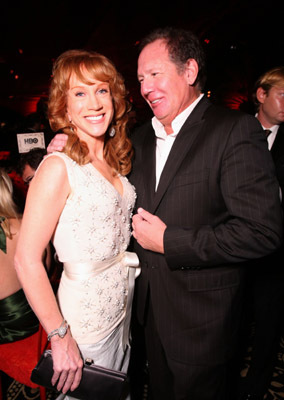 Kathy Griffin and Garry Shandling at event of The 61st Primetime Emmy Awards (2009)