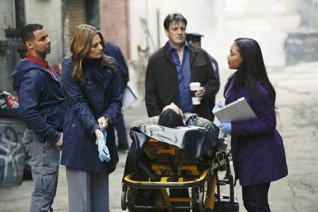 Still of Jon Huertas, Tamala Jones, Nathan Fillion, Stana Katic and Riccardo LeBron in Kastlas (2009)