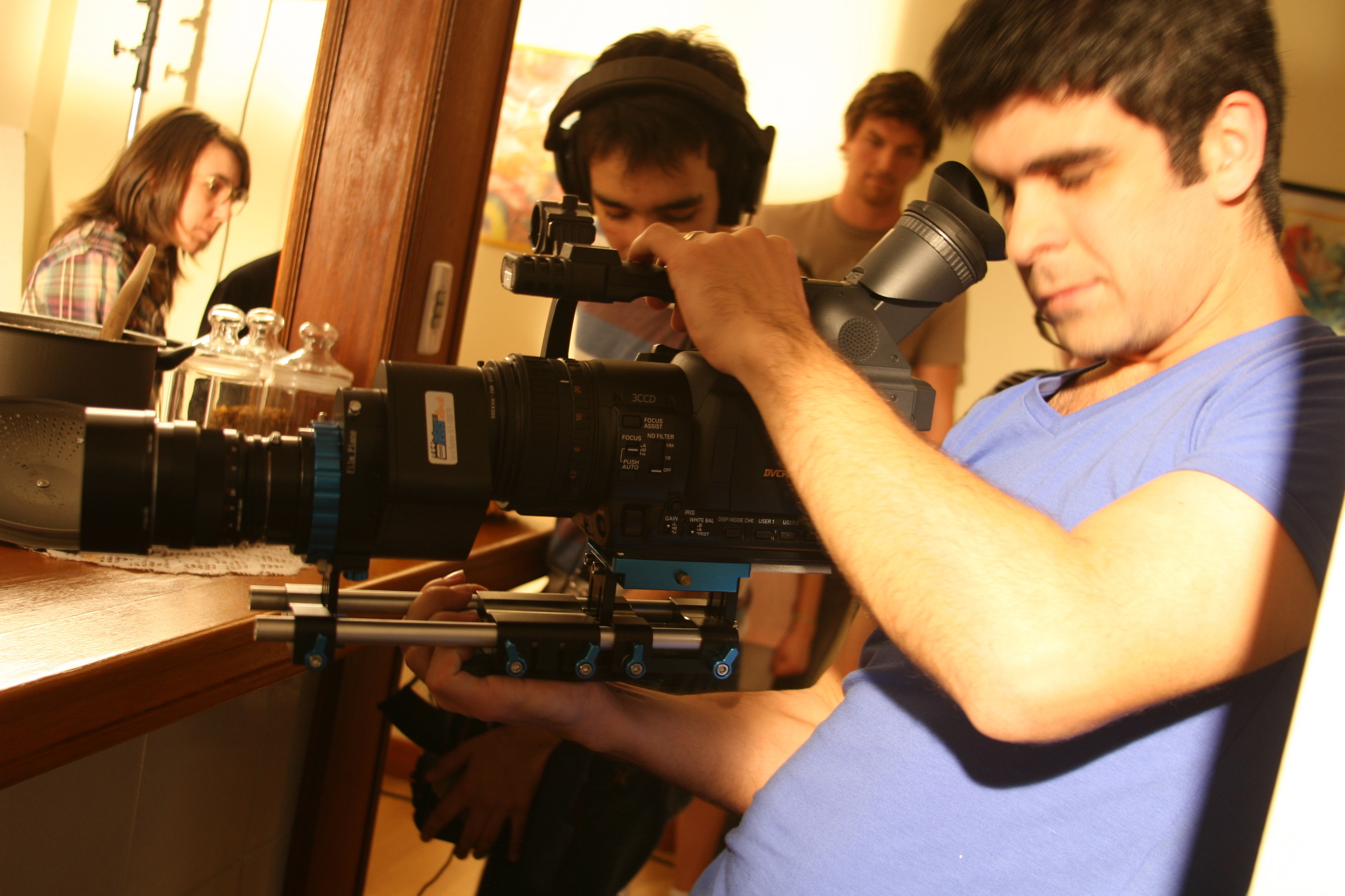 Still of Abel Roland, Nina Schwab, Gabriel Motta Ferreira and Emiliano Cunha in O Cão.