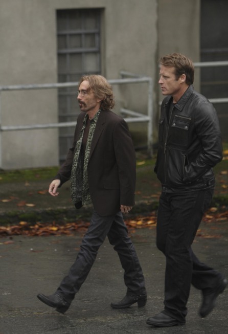 Still of Jackie Earle Haley and Mark Valley in Human Target (2010)