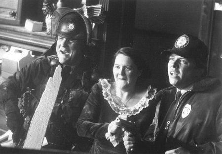 Still of Thomas F. Wilson, Megan Cavanagh and Brian Haley in That Darn Cat (1997)