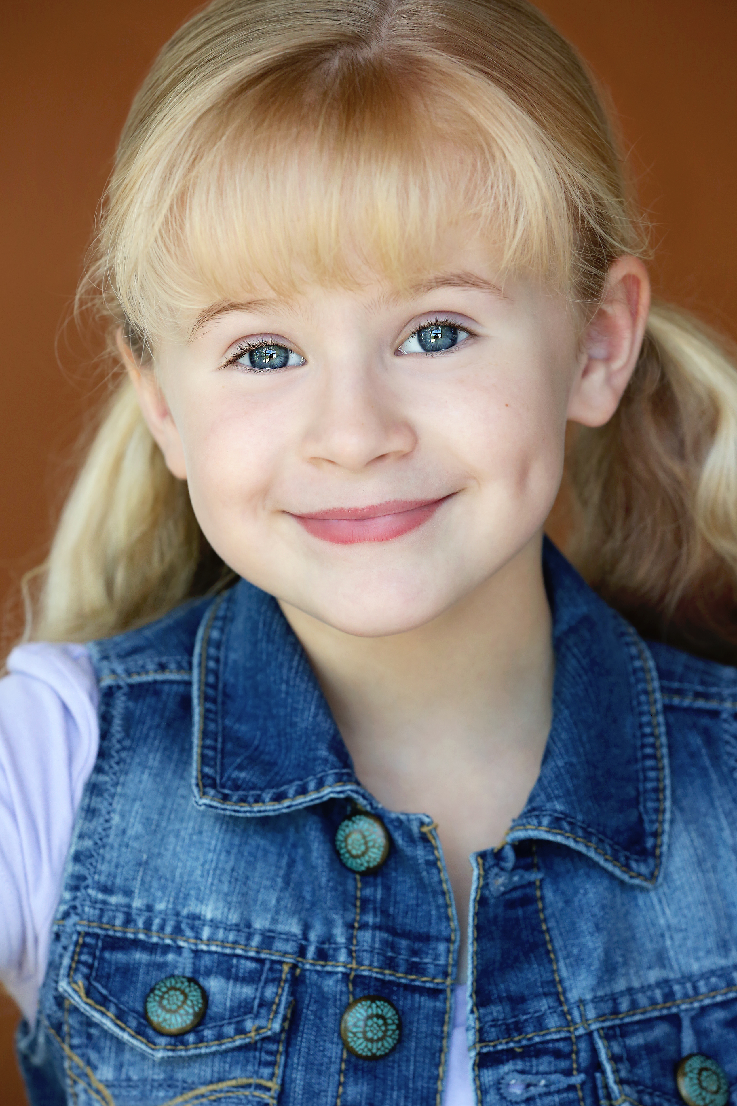 Cheyanna Prelesnik - Commercial Head shot - August 2013