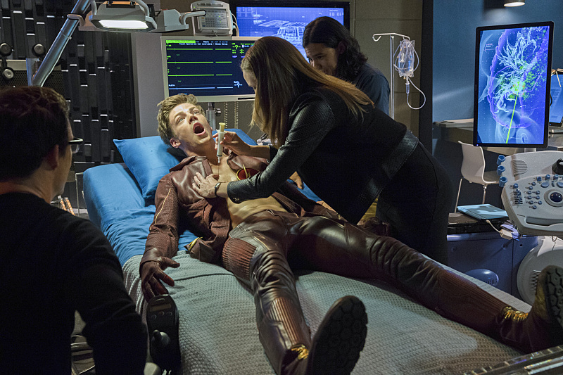Still of Tom Cavanagh, Danielle Panabaker, Grant Gustin and Carlos Valdes in The Flash (2014)