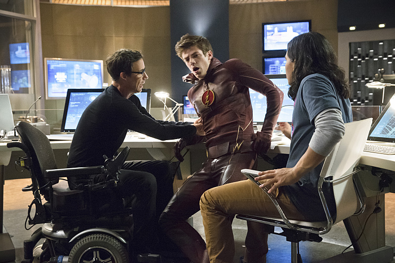 Still of Tom Cavanagh, Grant Gustin and Carlos Valdes in The Flash (2014)