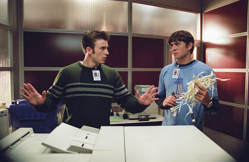 Still of Chris Evans and Bryan Greenberg in The Perfect Score (2004)