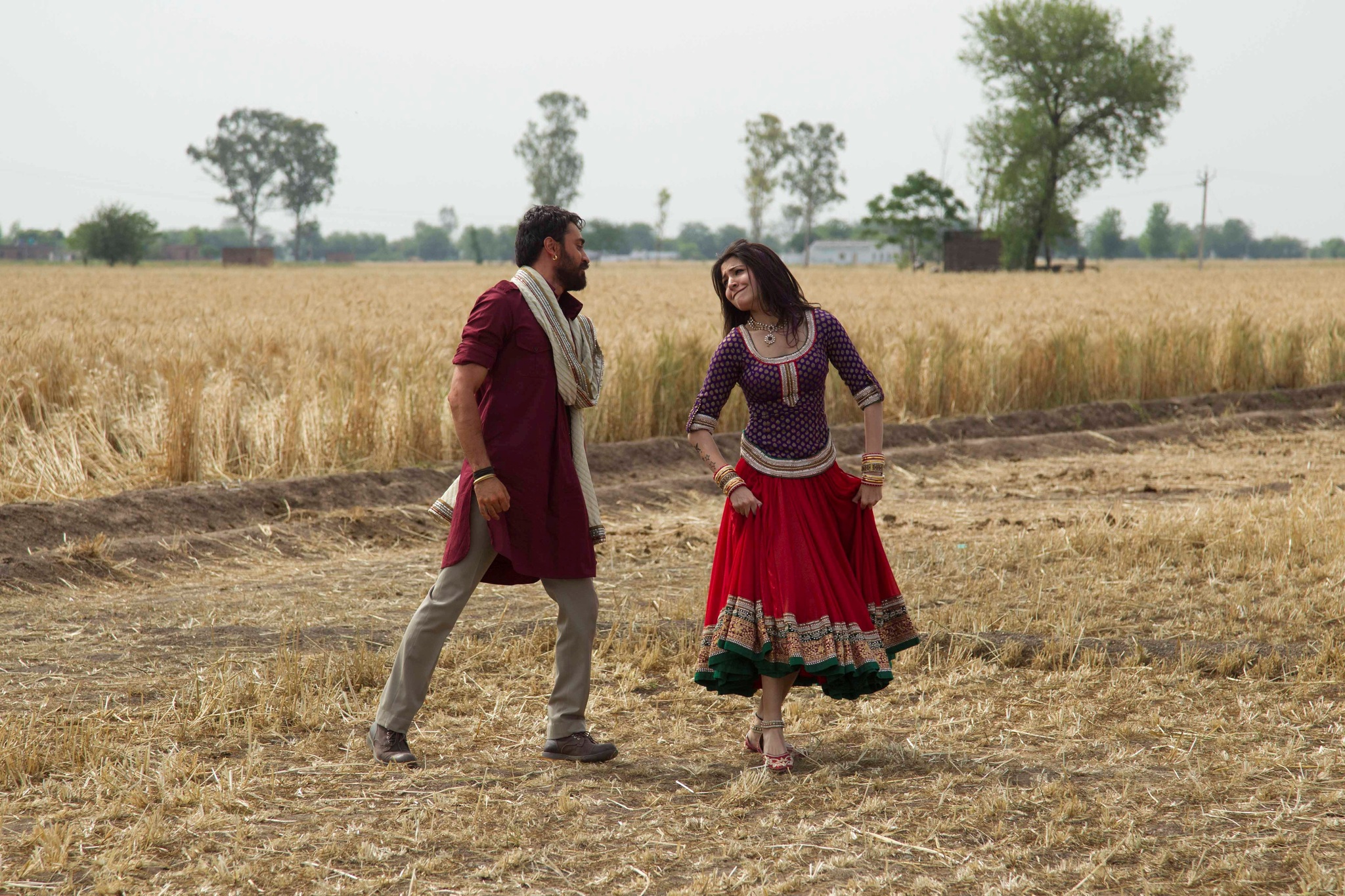 Still of Imran Khan and Anushka Sharma in Matru ki Bijlee ka Mandola (2013)