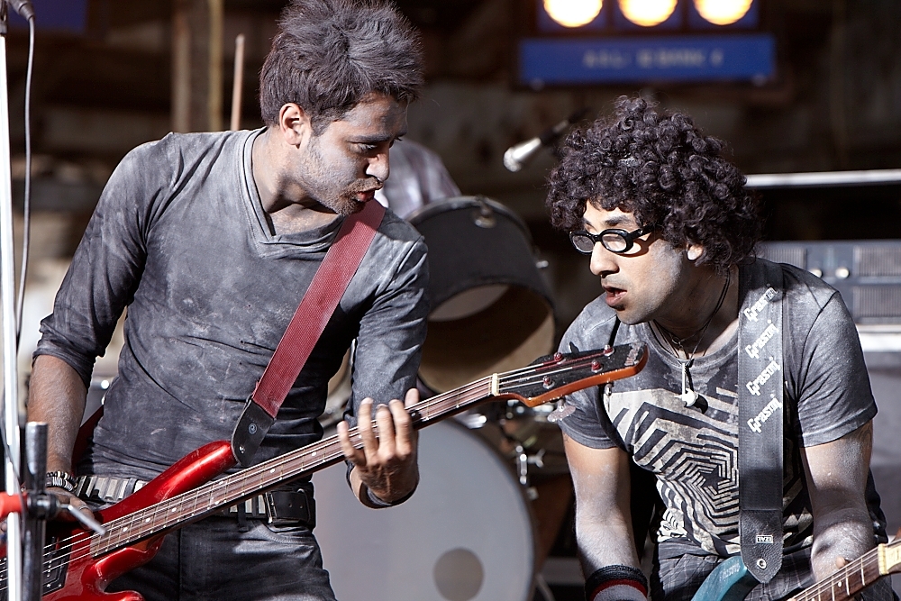 Still of Imran Khan and Vir Das in Delhi Belly (2011)