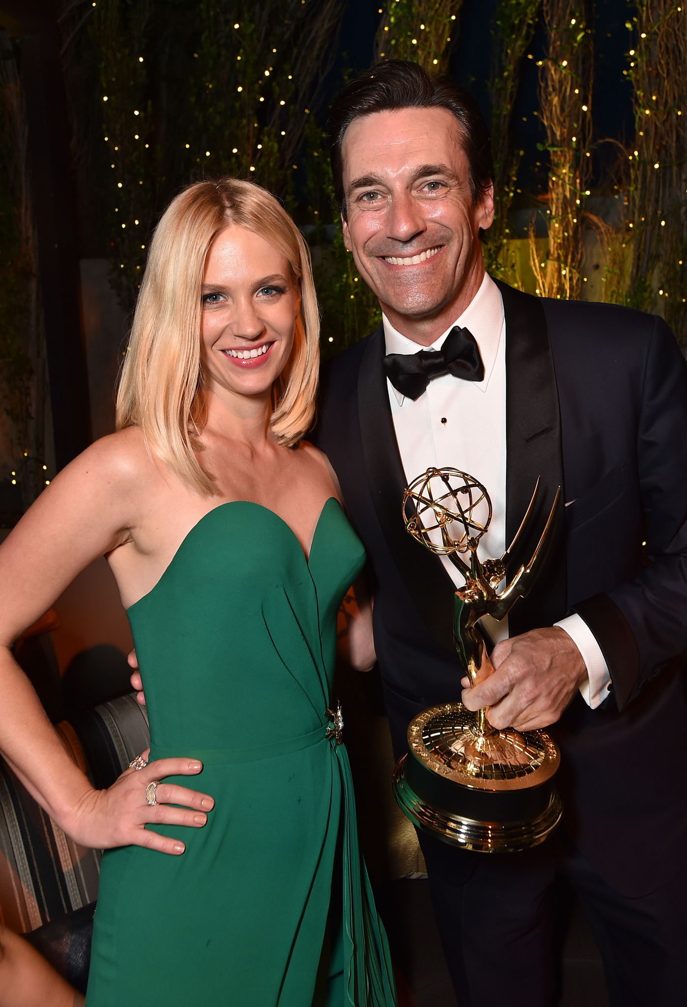 January Jones and Jon Hamm at event of The 67th Primetime Emmy Awards (2015)