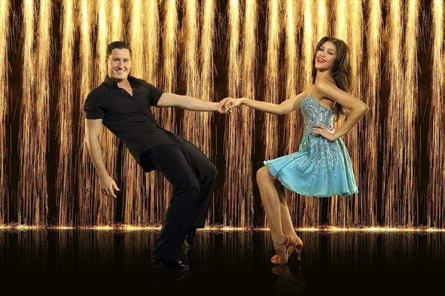 Still of Zendaya and Val Chmerkovskiy in Dancing with the Stars (2005)