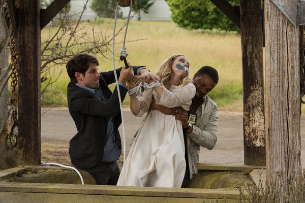 Still of Russell Hornsby, David Giuntoli and Maddie Hasson in Grimm: Bad Moon Rising (2012)