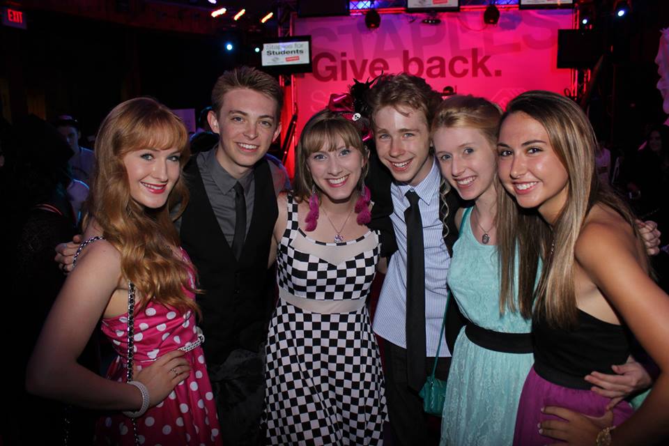 Ariana Sloan, Dylan Snyder, Tara Azrian, Joey Luthman, Nicole Tompkins, and Sydne Horton at the Staples for Student, Teen Choice Awards after part event.