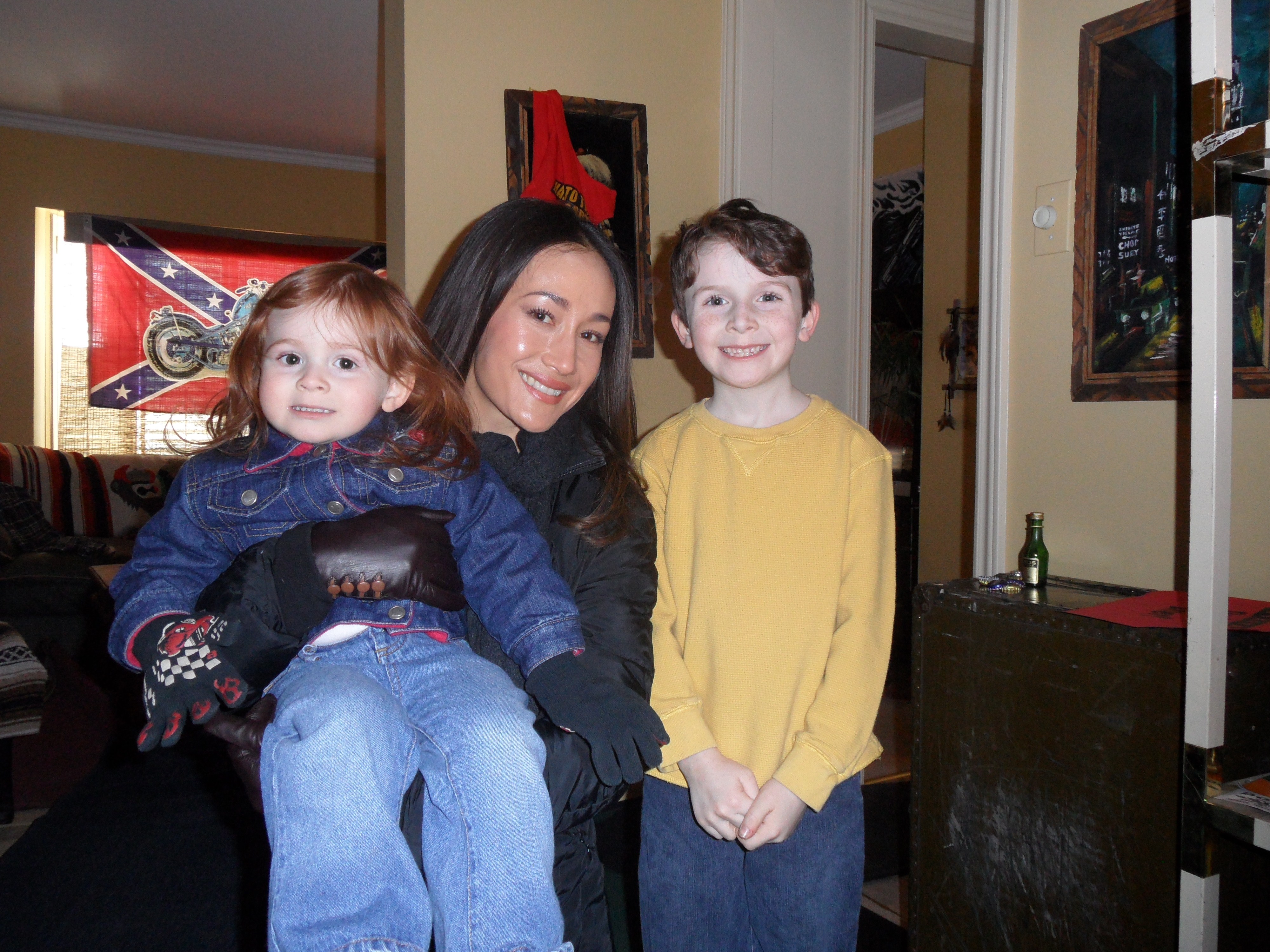 Nikita (TV series) - on set with Maggie Q and sister Eva Greig. March 2011