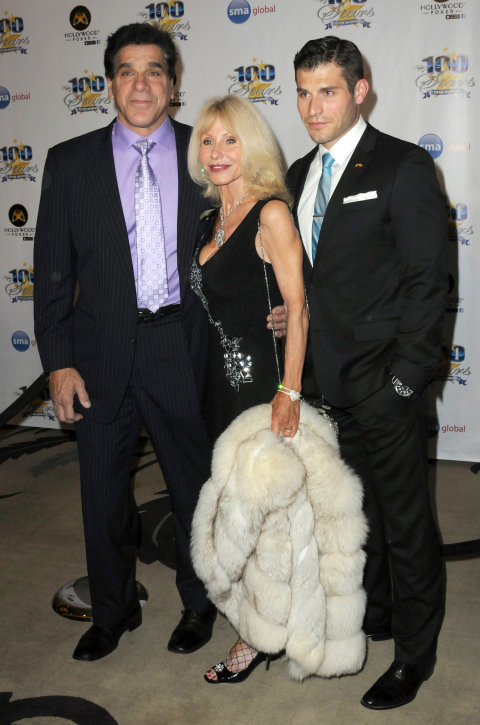 Still of Lou Ferrigno Jr with Lou Ferrigno and Carla Ferrigno (2013)