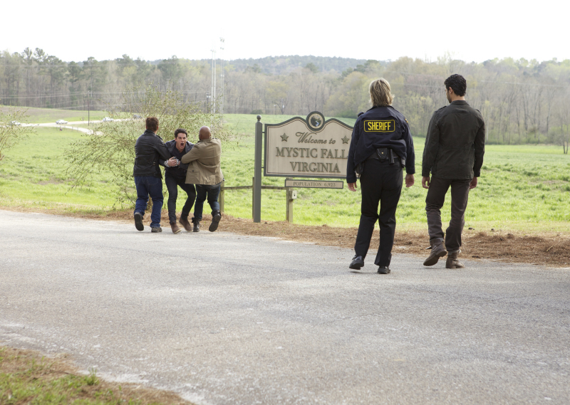 Still of Marguerite MacIntyre, Michael Trevino and Raffi Barsoumian in Vampyro dienorasciai (2009)