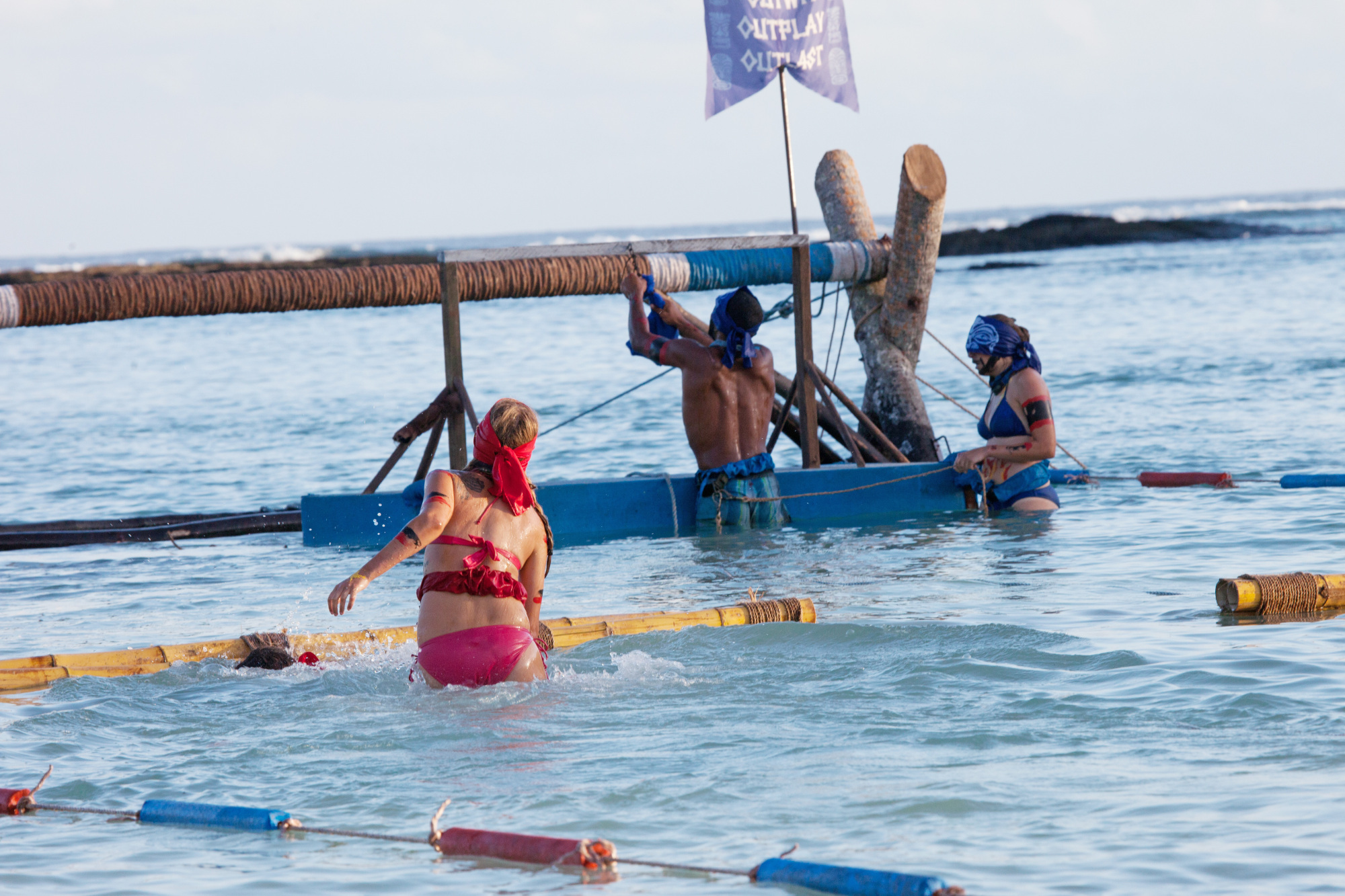 Still of Whitney Duncan and Albert Destrade in Survivor (2000)