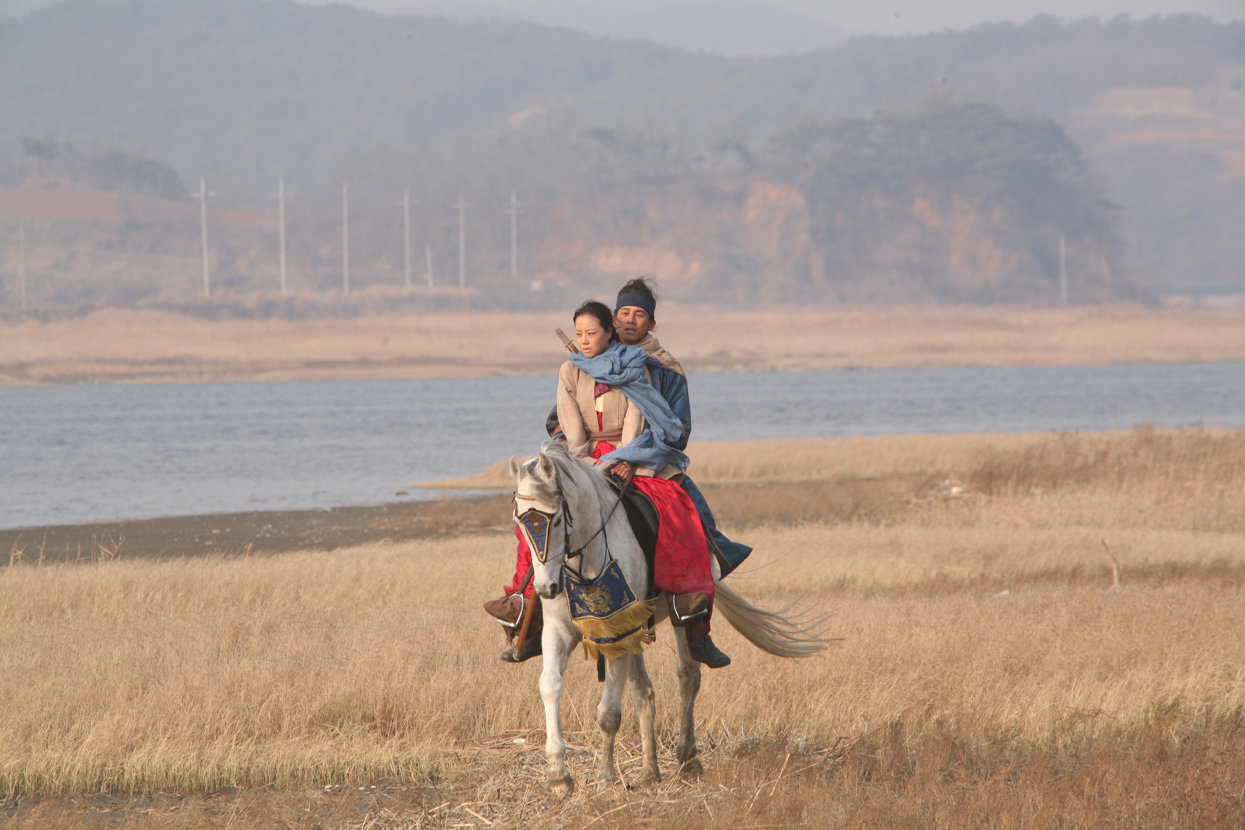 Still of Mu-Yeol Kim and Chae-won Moon in Choi-jong-byeong-gi hwal (2011)