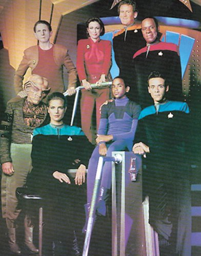 Terry Farrell, Colm Meaney, Nana Visitor, Avery Brooks, Armin Shimerman, Rene Auberjonois, Cirroc Lofton and Alexander Siddig in Star Trek: Deep Space Nine (1993)