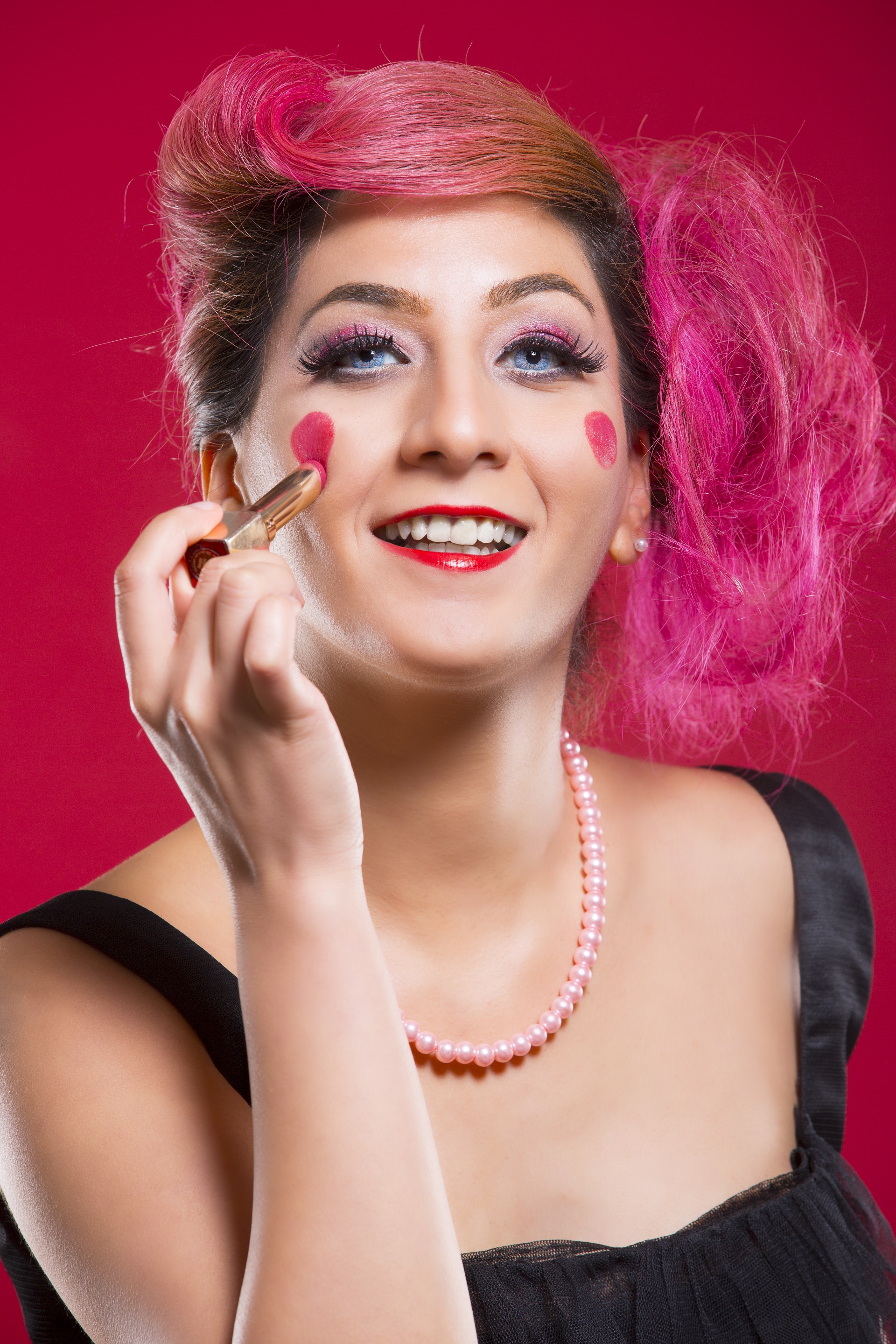 Celebrity Hairstyle: Roni Jallous. Fashion Designer: Alwedad Novelties. Makeup: Naeema. |Roni Jallous Team| |YamaahAgency|