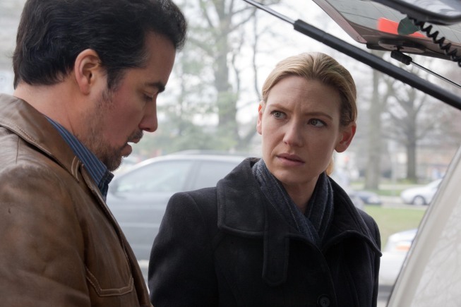 Still of Kevin Corrigan and Anna Torv in Ties riba (2008)