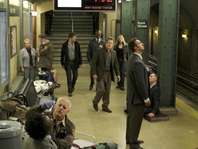 Still of Joshua Jackson, John Noble, Lance Reddick and Anna Torv in Ties riba (2008)