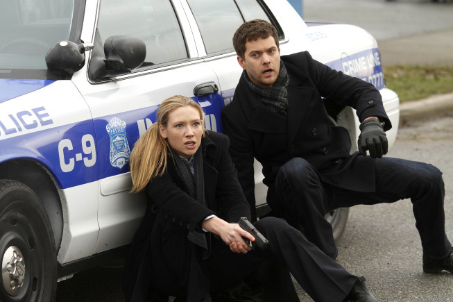 Still of Joshua Jackson and Anna Torv in Ties riba (2008)