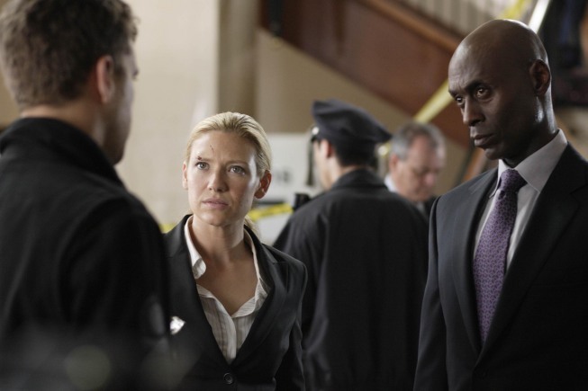 Still of Lance Reddick and Anna Torv in Ties riba (2008)