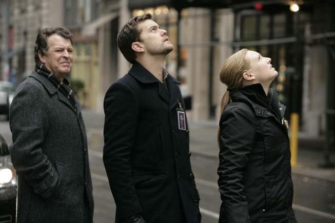 Still of Joshua Jackson and Anna Torv in Ties riba (2008)