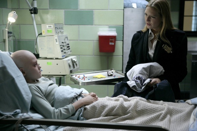 Still of Anna Torv and Spencer List in Ties riba (2008)